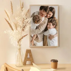 Quadro da parete con foto in una cornice di legno | Inspio