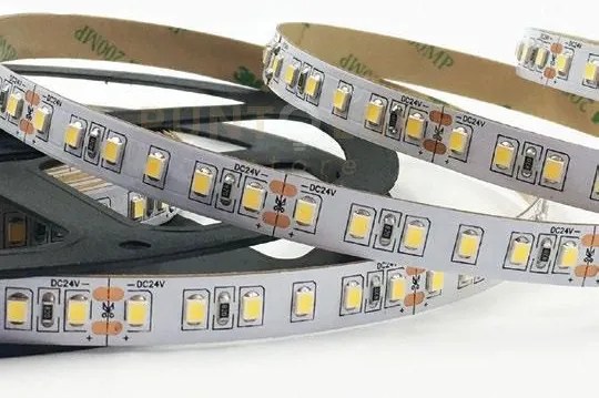 Strip led 2835 dc24v in kapton 120 led per mt 22w per mt 2280lm per...