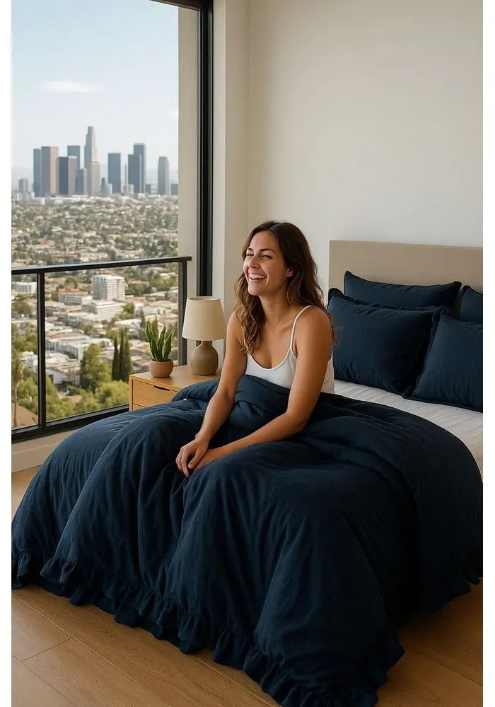 Set copripiumino e federa blu scuro in cotone renforcé per letto matrimoniale ed esteso 240x220 cm Ruffle Striped – Mila Home Luxury