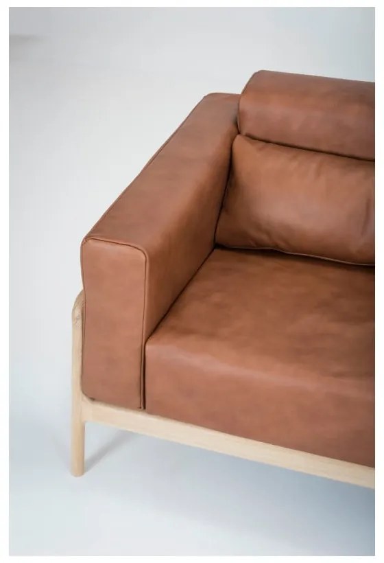 Divano in pelle di bufalo marrone cognac con struttura in rovere massiccio, 210 cm Fawn - Gazzda