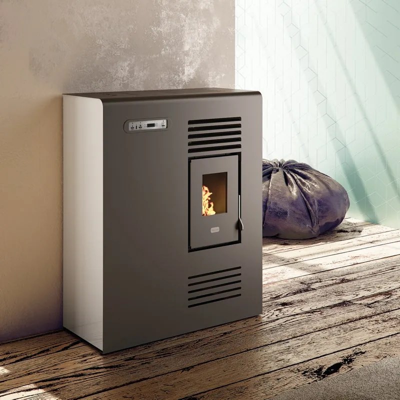 Stufa a pellet ventilata Tina 4.5 kW avorio