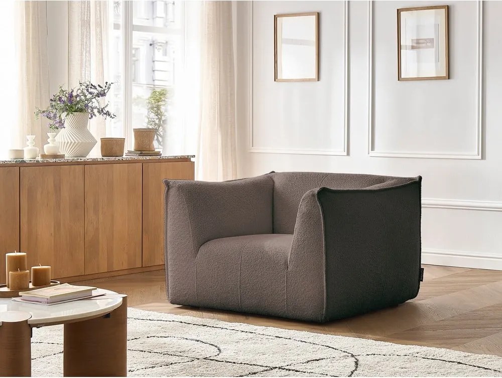 Poltrona marrone con rivestimento in bouclé Giorgia – Bobochic Paris