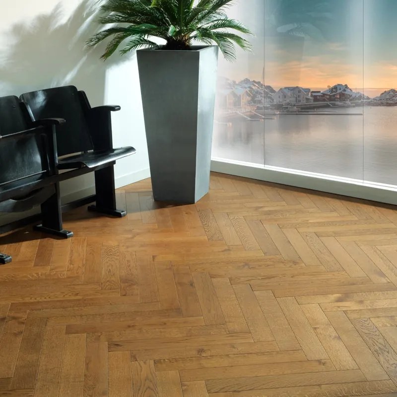 Parquet massello forte spina italiana e striscia di parquet S in rovere irlandese spazzolato family sp. 14/14 mm 1.51 m²