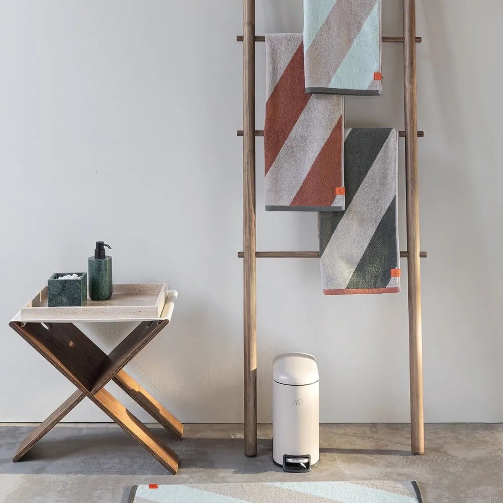 Asciugamano in spugna color kaki in cotone organico 70x133 cm Diagonal - Mette Ditmer Denmark