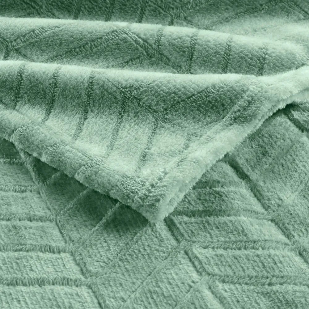 Copriletto verde chiaro in microflanella 180x220 cm Arya – douceur d'intérieur