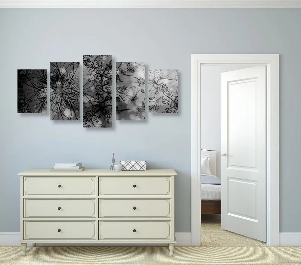 Quadri 5 pezzi – Mandala floreale in bianco e nero