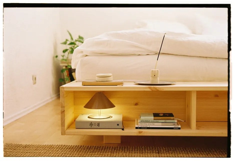 Letto matrimoniale di colore naturale in pino massiccio con rete inclusa 160x200 cm Merge – Karup Design