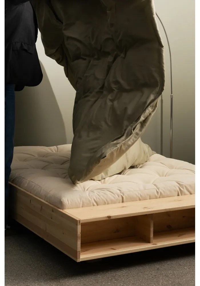 Letto matrimoniale di colore naturale in pino massiccio con rete inclusa 180x200 cm Merge – Karup Design