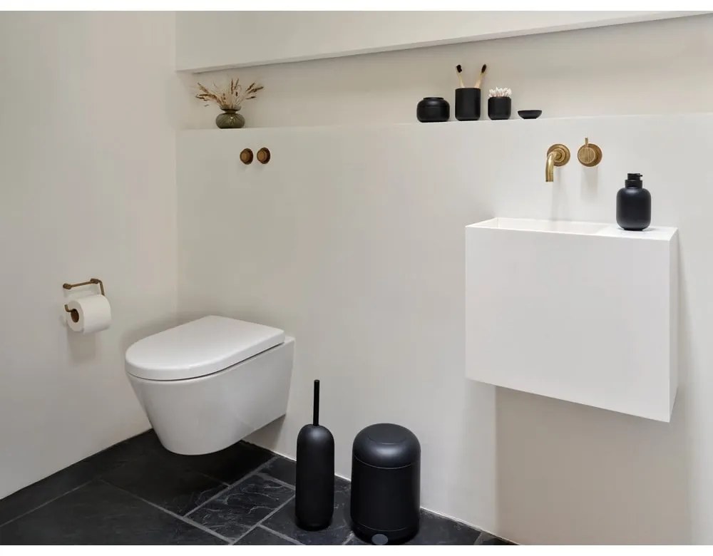 Scopino WC nero in cemento Sensu – Zone