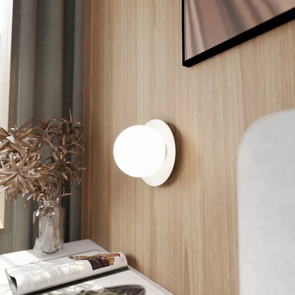 Lampada Da Parete Contemporanea Ippolita 1 Luce In Acciaio Bianco E Vetro Opalino