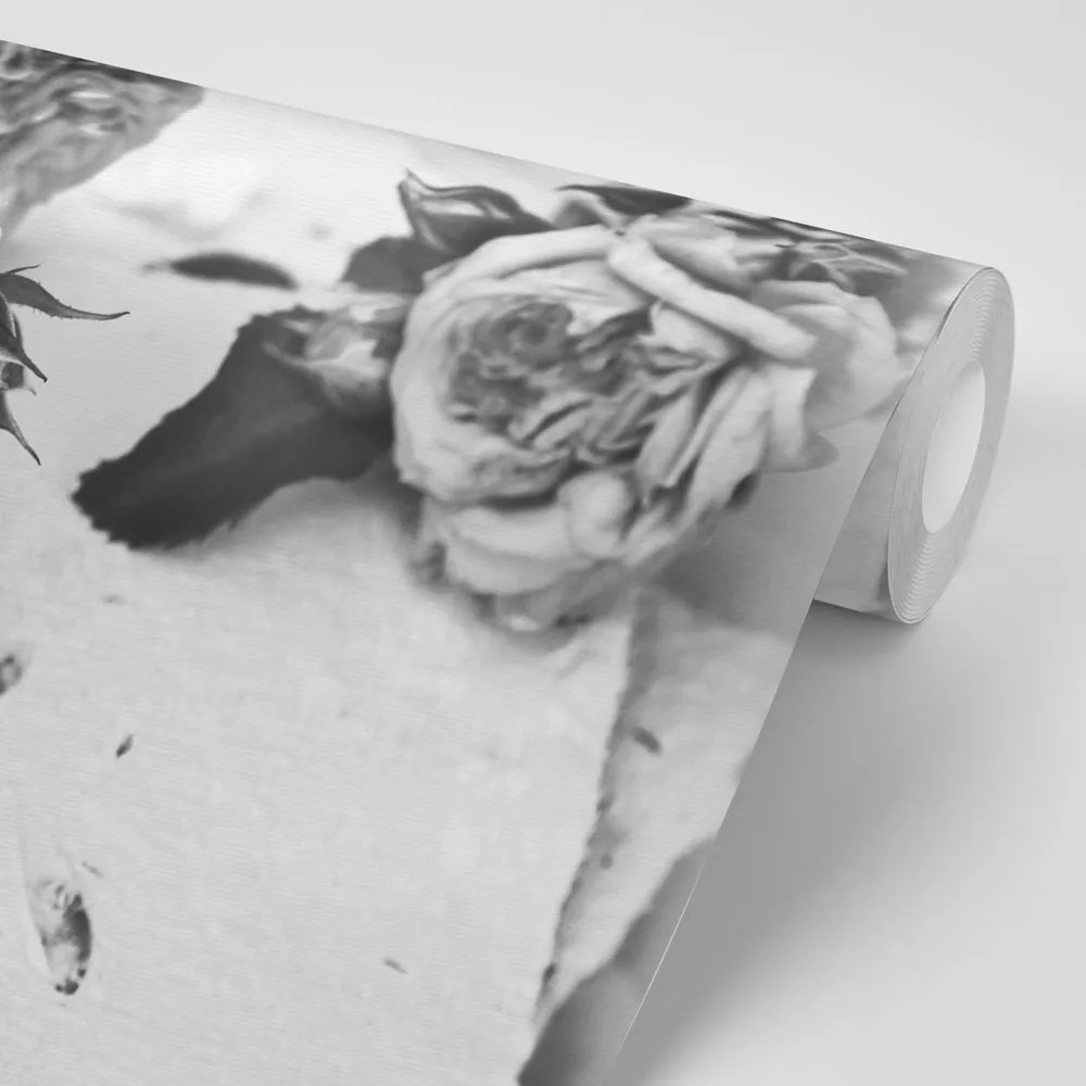 Carta da parati autoadesiva – Rose in fiore in bianco e nero