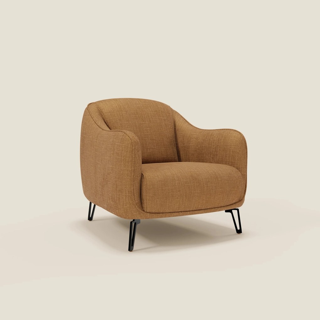 Avela Poltroncina dal comfort senza tempo in morbido tessuto impermeabile T06 ocra