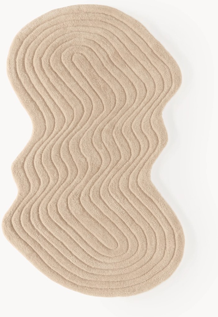 Tappeto in lana fatto a mano dalla forma organica Aliza