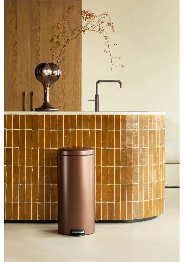 Cestino per la spazzatura color bronzo in acciaio con pedale 30 l NewIcon – Brabantia