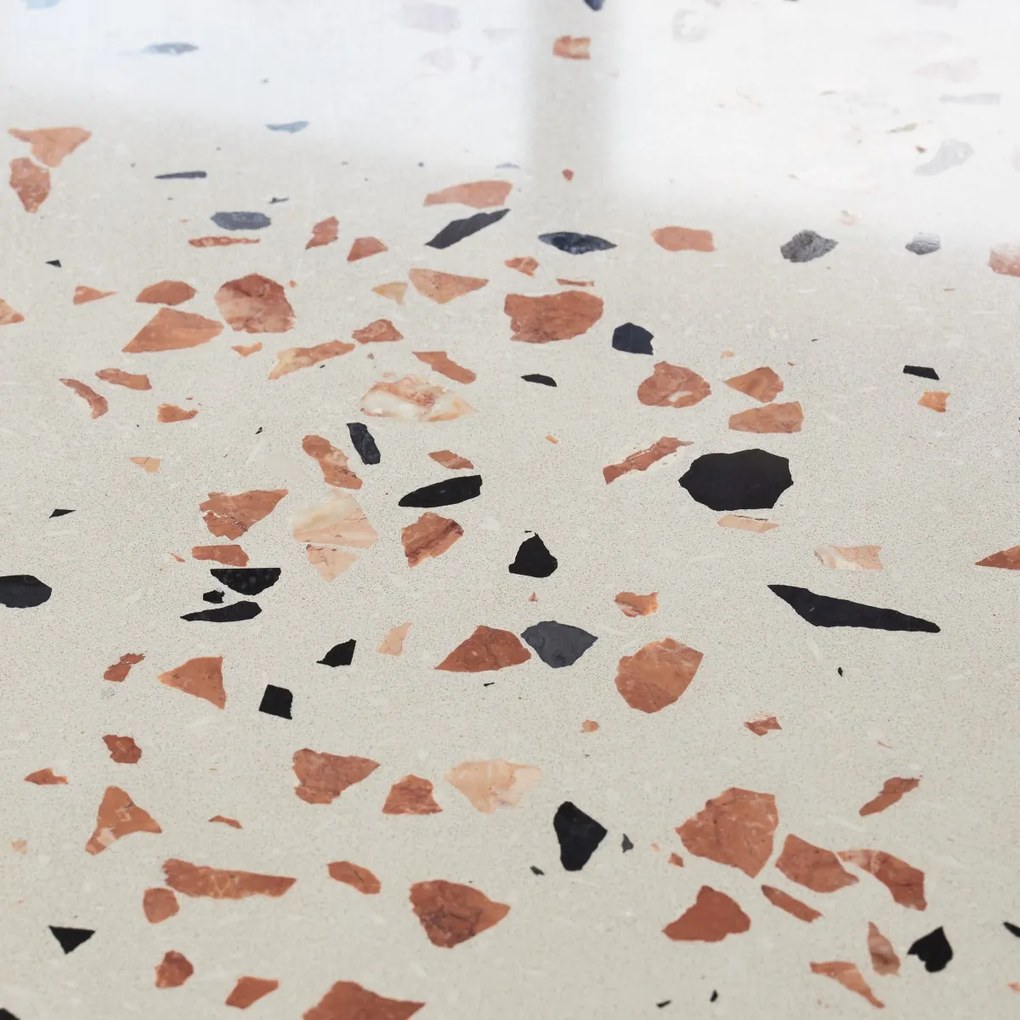 Tikamoon - Paraschizzi in battuto di terrazzo premium Ava brown 145 cm