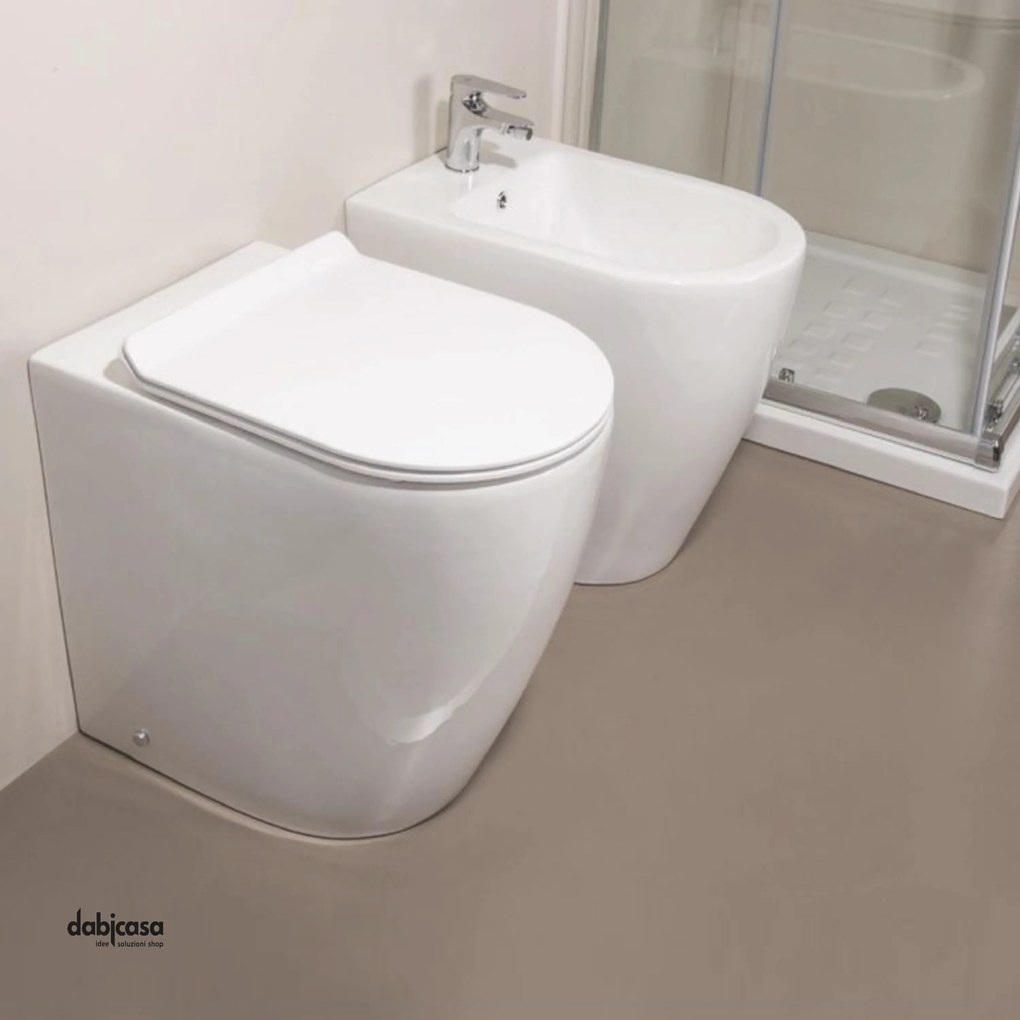 Ceramica Althea "Cover Rimless H 50" Coppia Di Sanitari Da Terra Filo Parete Bianco Lucido Senza Brida Sedile Incluso