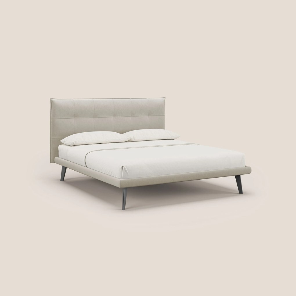 Brigitte letto con testata trapuntata piedi alti in mogano e tessuto impermeabile T09 beige