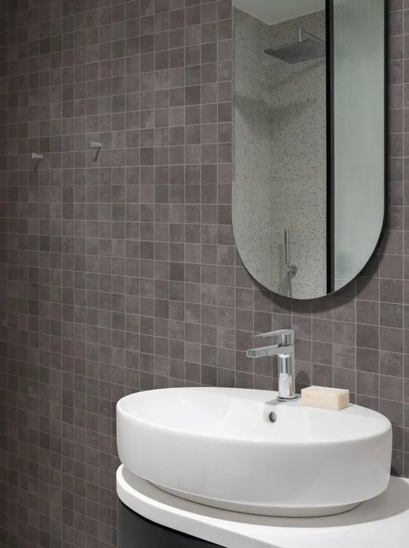 Piastrella da rivestimento interno ed esterno 30 x 30 cm Sp. 9 mm Materia in gres porcellanato smaltato antracite  opaco 1 mq