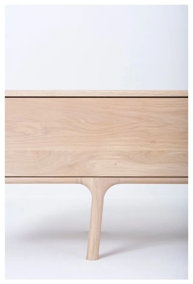 Cassettiera TV in rovere massiccio con 3 cassetti Fawn - Gazzda