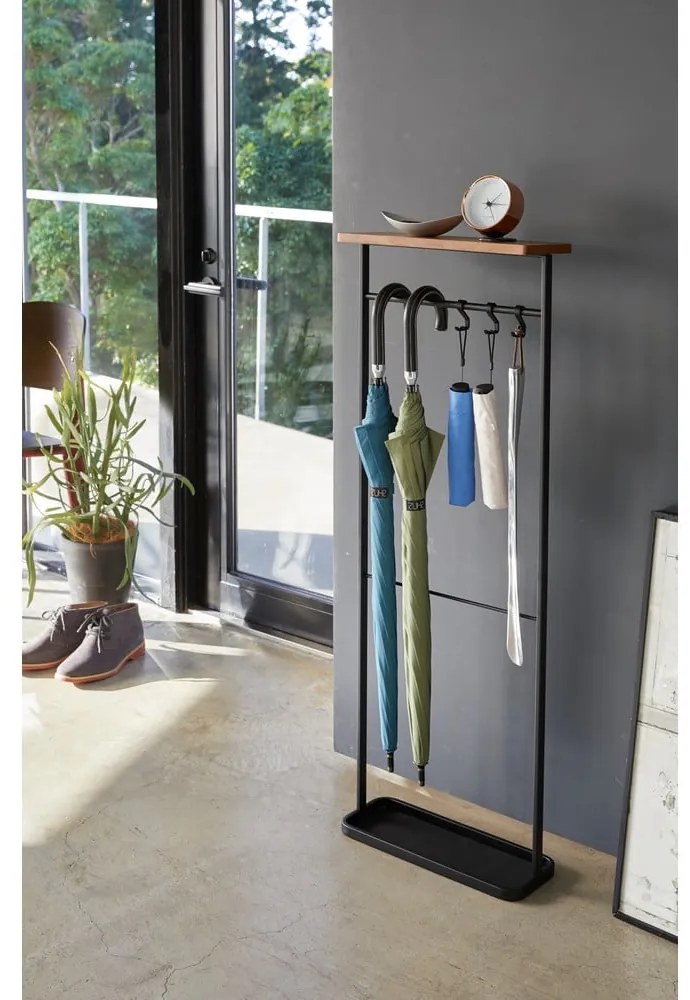 Portaombrelli nero con ripiano in legno Yamazaki Tower - YAMAZAKI