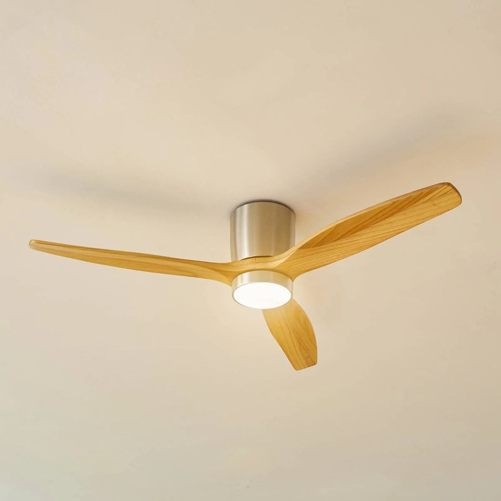 Lucande Ventilatore da soffitto LED Faipari, nichel, DC, silenzioso, 132 cm Faipari, Legno chiaro, Soggiorno / Sala da pranzo, Legno, Moderno