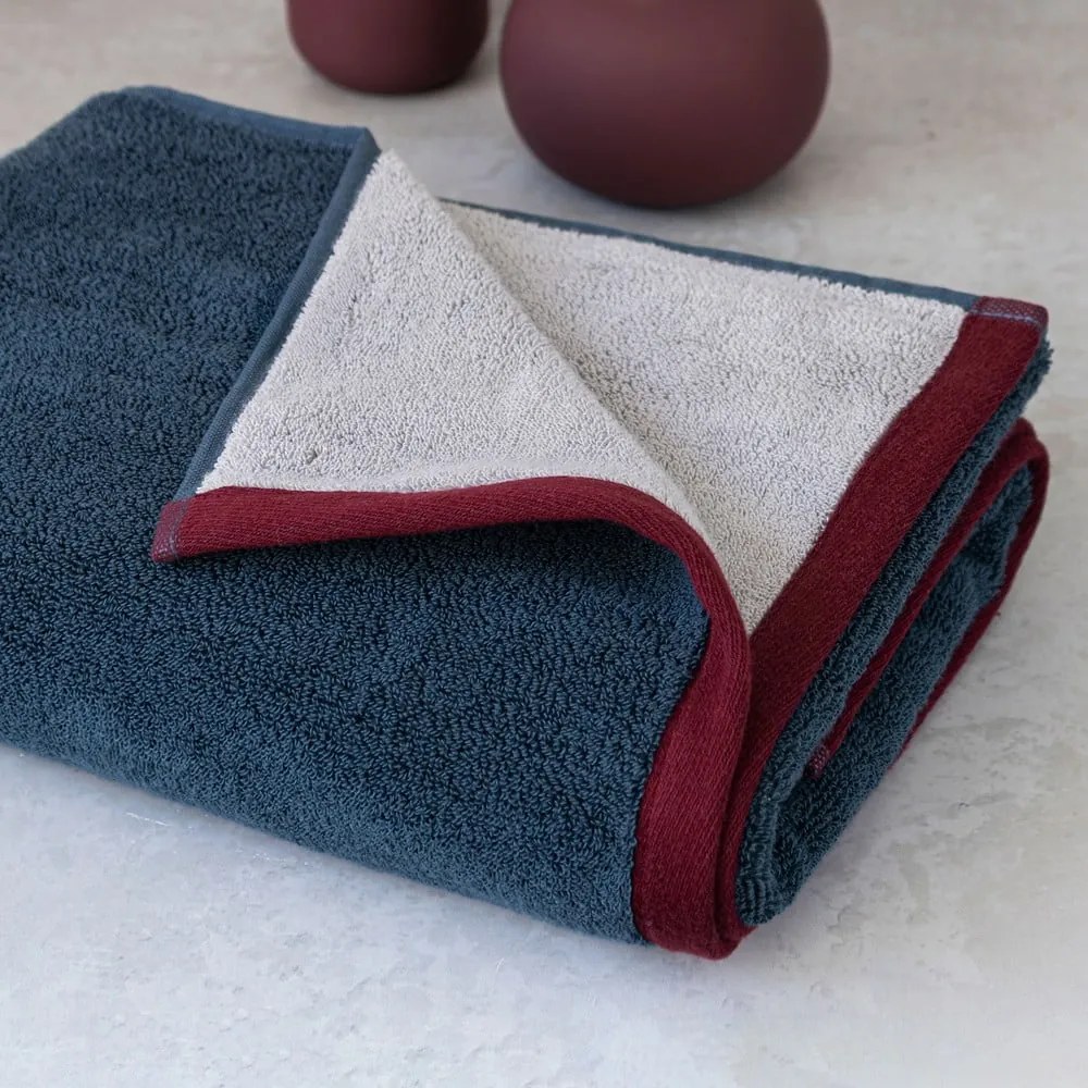 Asciugamano tipo terry blu scuro/grigio in cotone organico 70x133 cm Soft – Mette Ditmer Denmark