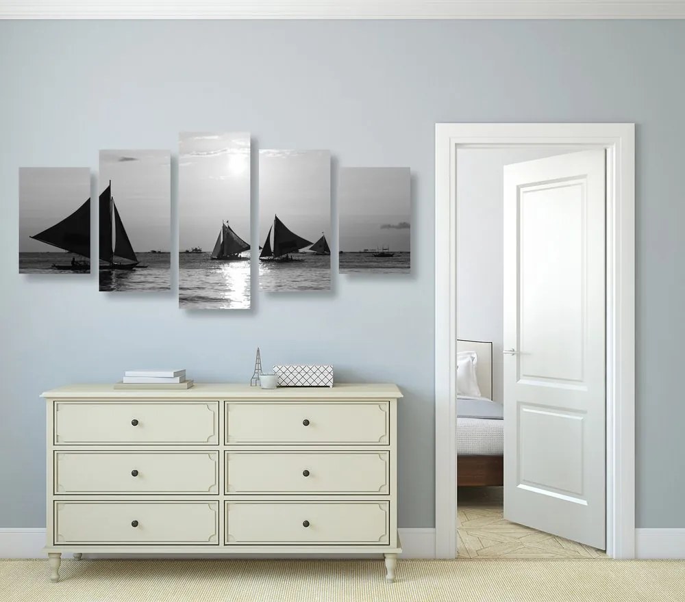 Quadri 5 pezzi – Splendido tramonto sul mare in bianco e nero