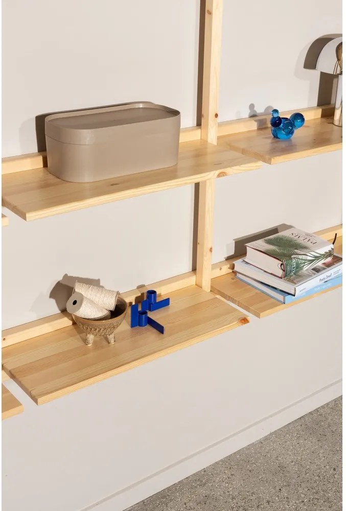 Libreria da parete di colore naturale in pino massiccio 192x127 cm Groove – Karup Design