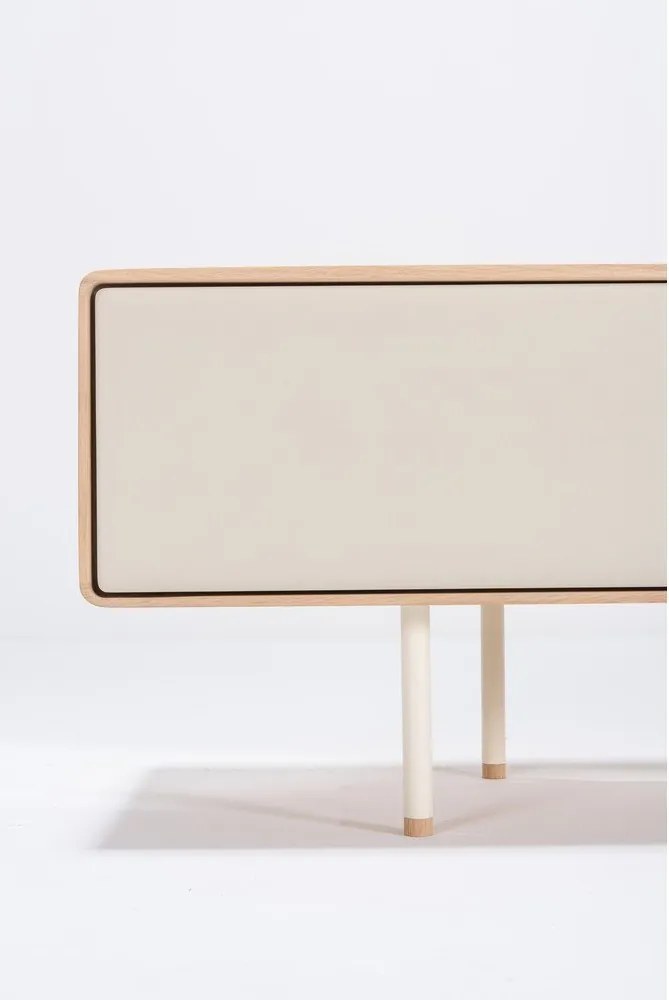 Mobile TV bianco-color legno naturale in legno di quercia 200x48 cm Fina - Gazzda