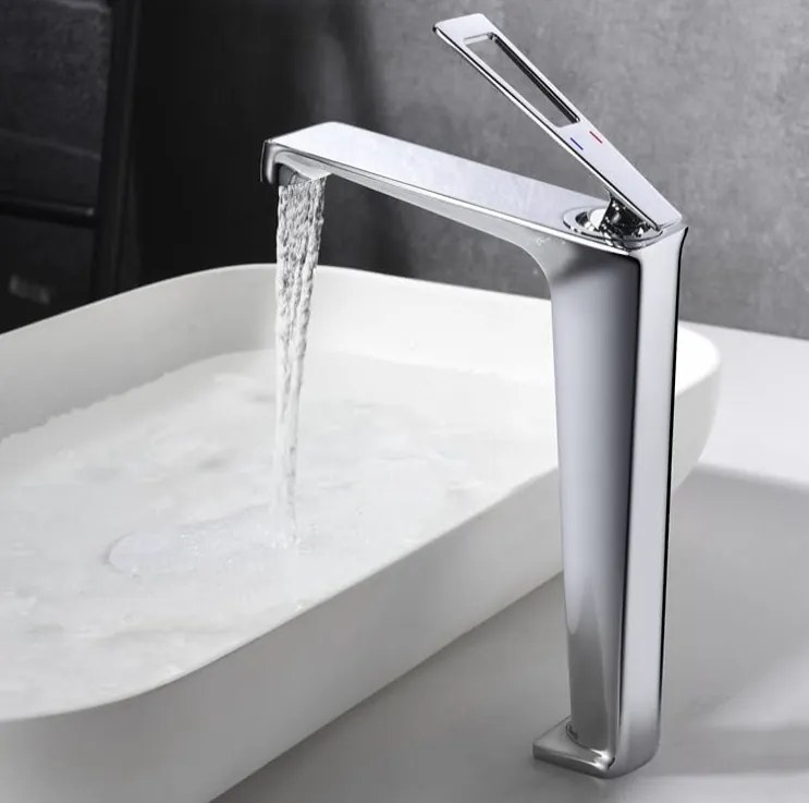 Rubinetto per lavabo ELITE EDITION BBS1257 in ottone con bocca a cascata, disponibile in più finiture — Cromo — Alta