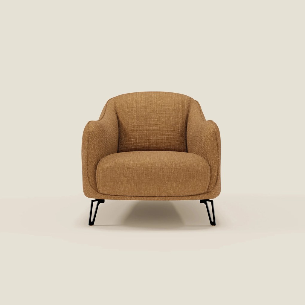 Avela Poltroncina dal comfort senza tempo in morbido tessuto impermeabile T06 ocra