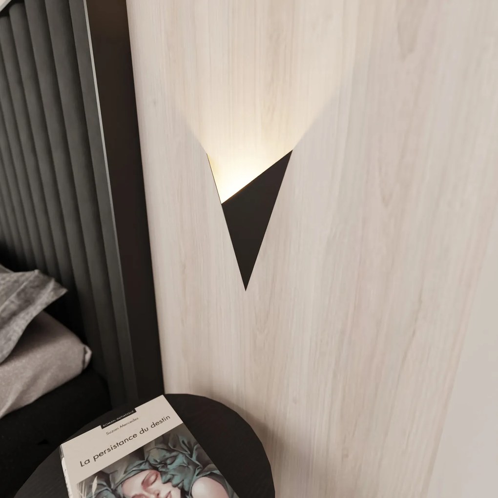Applique Minimal Triangolare 1 Luce Indiretta Agni In Acciaio Nero