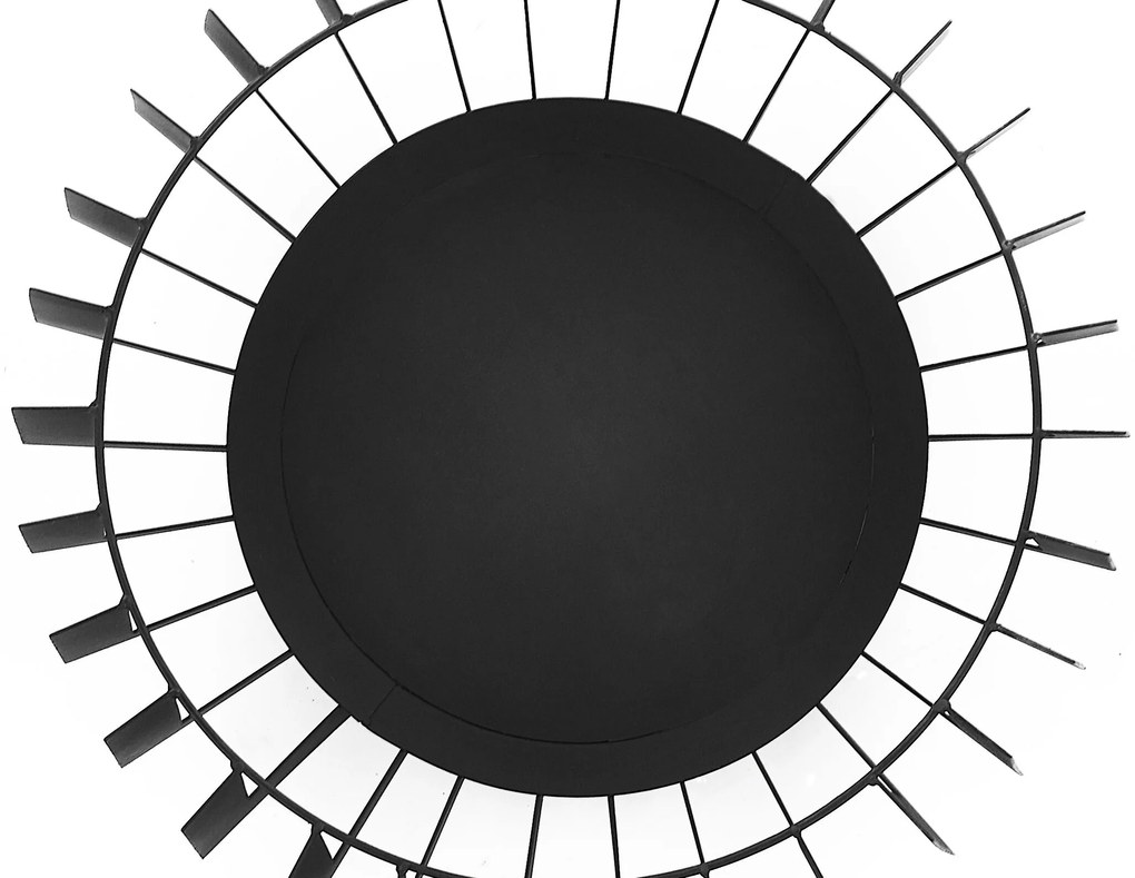 Focolaio nero UBINAS Beliani