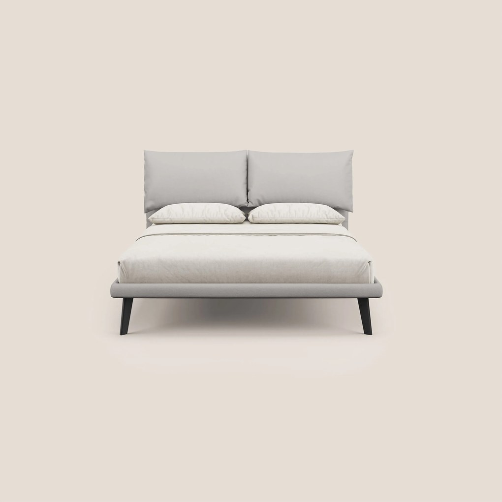 Astrid letto imbottito con piedi in legno in microfibra smacchiabile T11 grigio chiaro