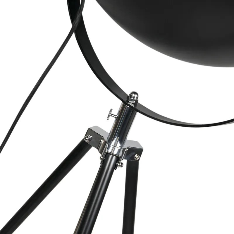 Lampada da terra a treppiede industriale nera - Magna 50 Eglip