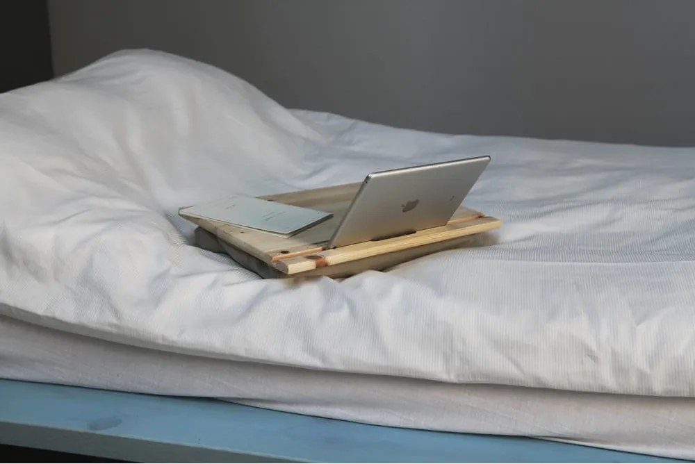 Tavolino in legno di pino 33x45 cm BFF - Karup Design