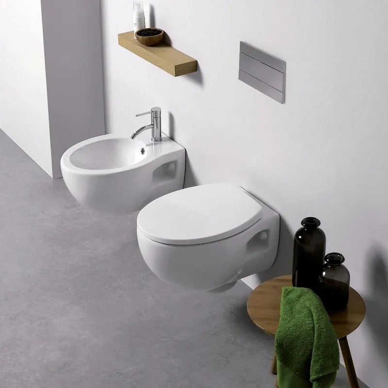 Coppia sanitari sospesi scarico a parete k04 bianco lucido WC: P 44 x L 36 x H 27 cm, bidet: P 26 x L 32 x H 24 cm