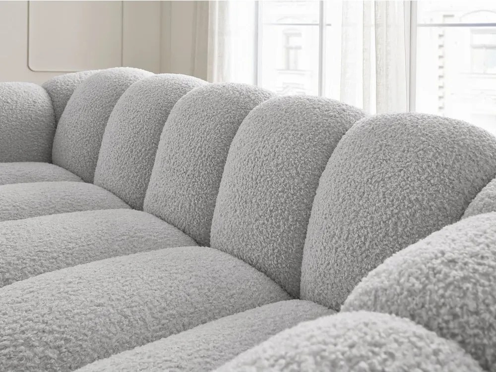 Divano grigio chiaro con rivestimento in bouclé 232 cm Hippolyte – Bobochic Paris