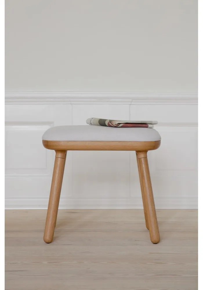 Sgabello bianco/di colore naturale Paff Tall – UMAGE