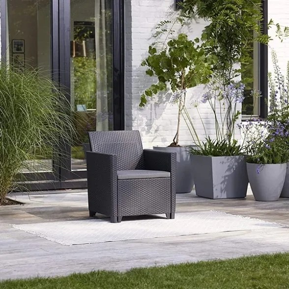 Salotto Per Esterni Rattan Divano Due Poltrone Cuscini E Tavolino Contenitore Claire Graphite Keter