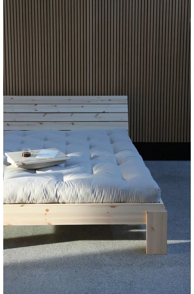 Letto matrimoniale di colore naturale in pino massiccio con rete inclusa 180x200 cm Layers – Karup Design