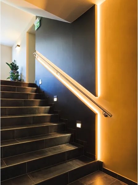 Eglo 99686 - Striscia LED RGBW dimmerabile 5m LED/11W/12/230V 2700-6500K