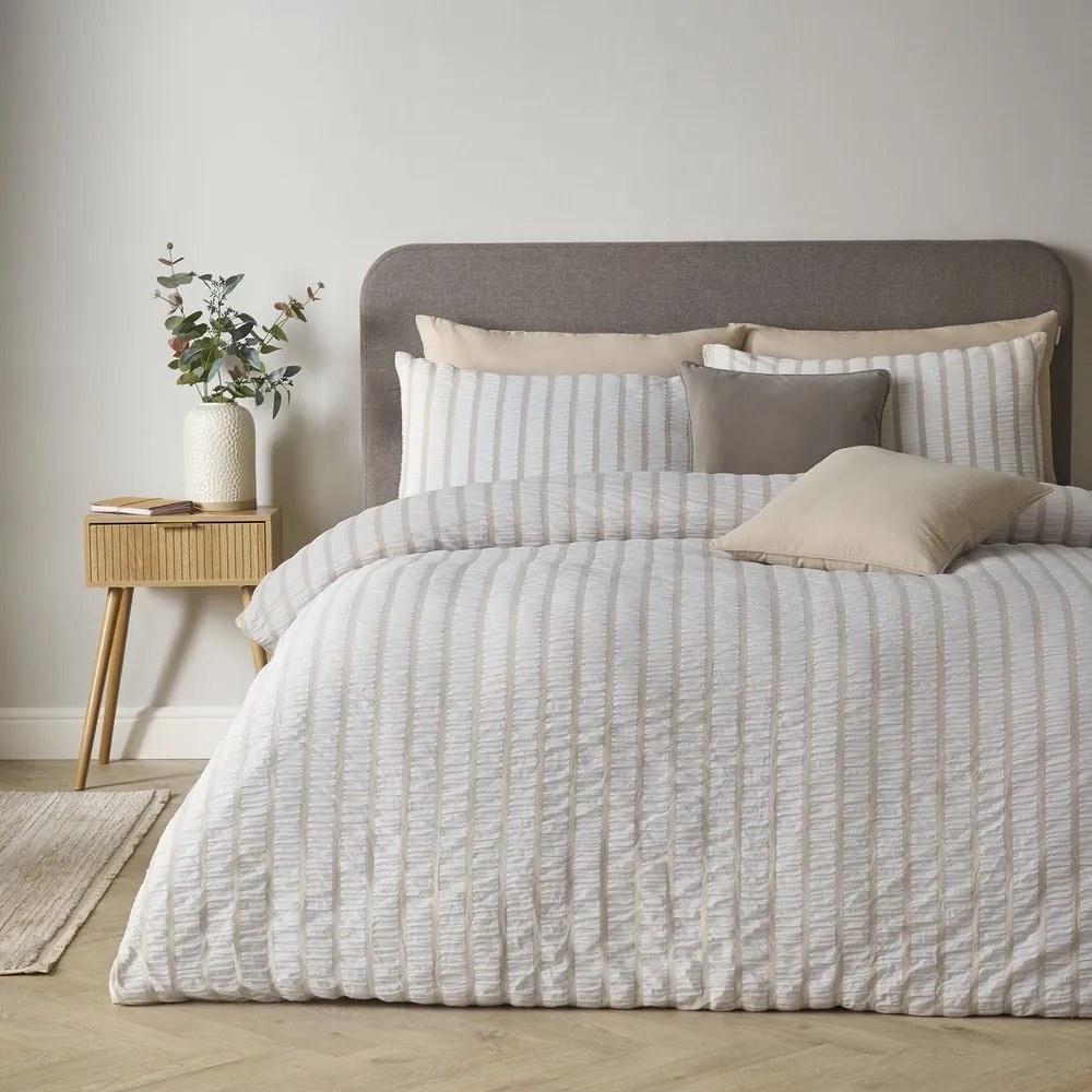 Set copripiumino e federa beige per letto singolo 135x200 cm So Soft Seersucker Stripe – Catherine Lansfield