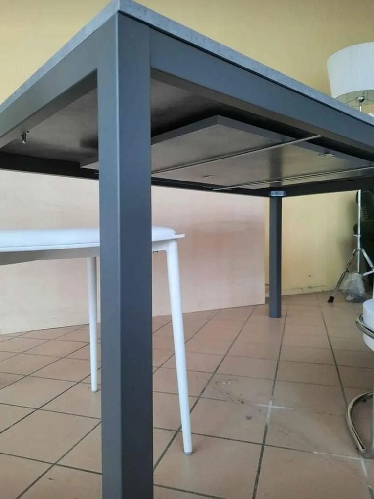 Tavolo moderno da pranzo allungabile grigio 140x80 cm