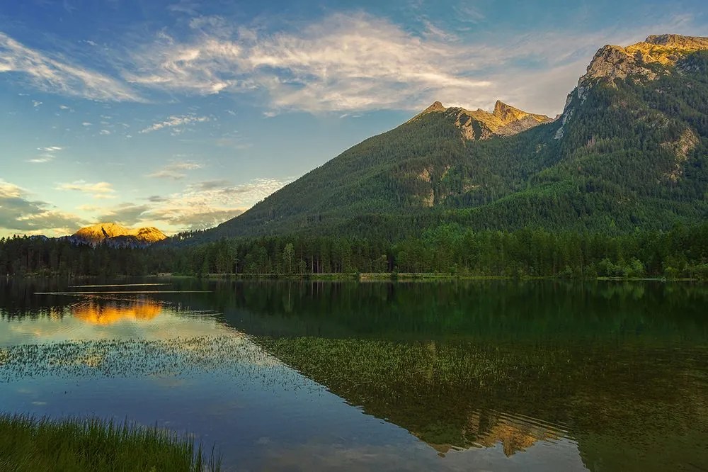 Carta da parati autoadesiva – Lago tra le montagne