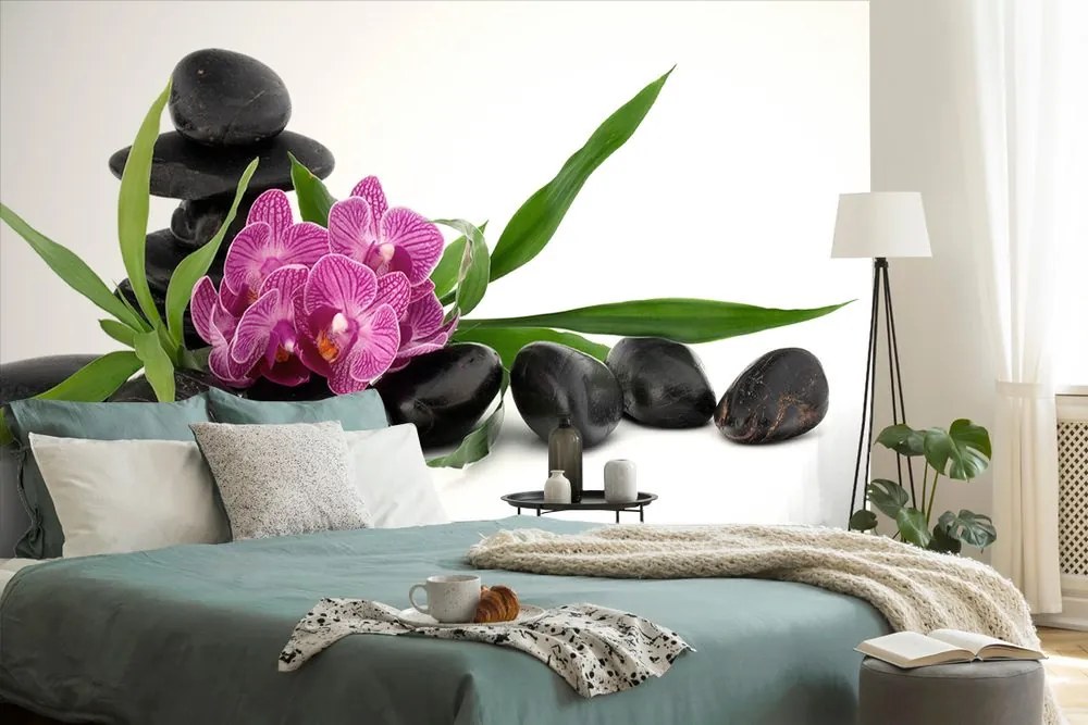 Carta da parati – Orchidea viola in un ambiente zen