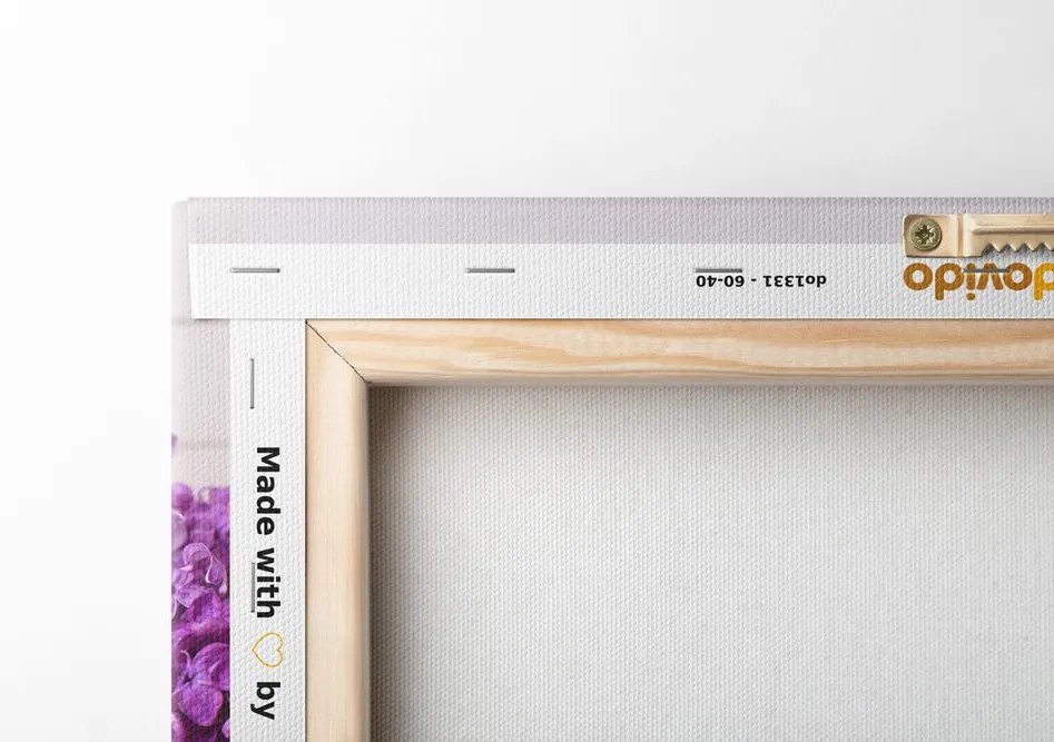 Quadro su tela – Cuore di vimini con lanterne e lilla