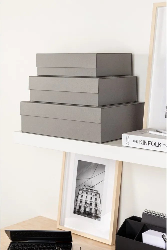 Scatole in set con coperchio grigie in cartone 3 pz 42,5x29,5x13 cm Kian Paper Laminate – Bigso