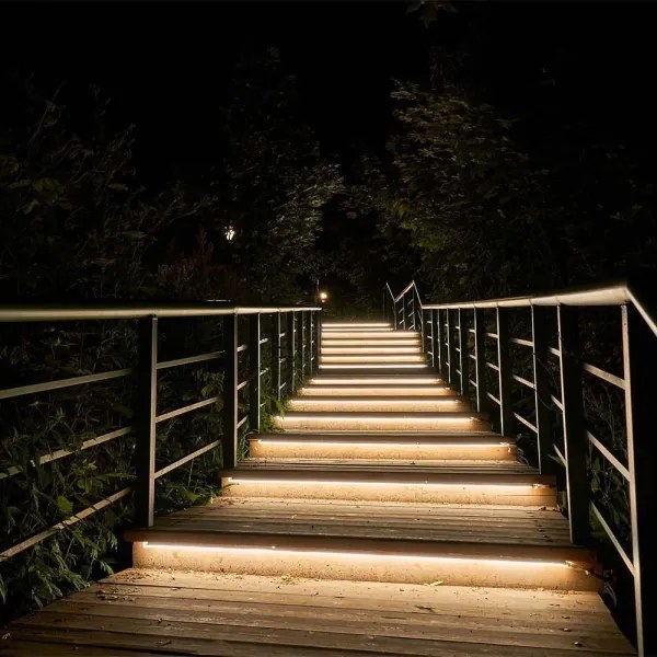 LED Striscia solare dimmerabile LED/1,2W/3,7V 3000K IP67 5m