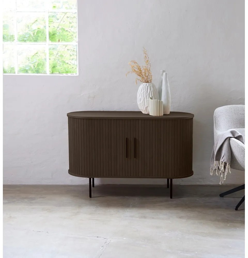 Cassettiera marrone con effetto rovere con ante scorrevoli 120x76x45 cm Nola – Unique Furniture